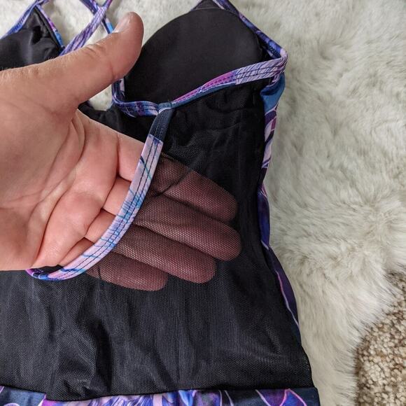 NWT, Sensi Graves One Piece swim suit, size Medium - Picture 2 of 8